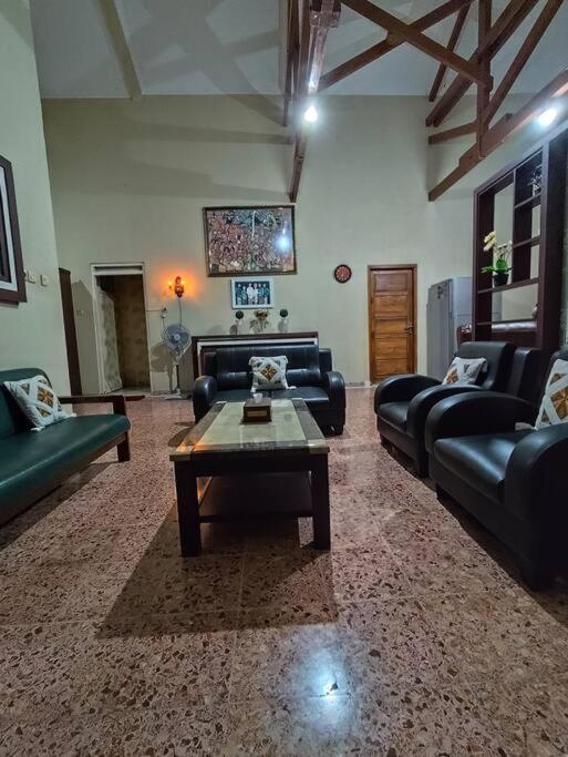 Niki Mawon Homestay Kejayan Esterno foto