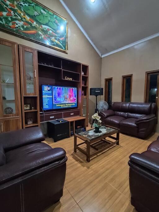 Niki Mawon Homestay Kejayan Esterno foto